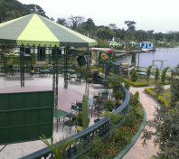 Country Lake Resort Garuga 