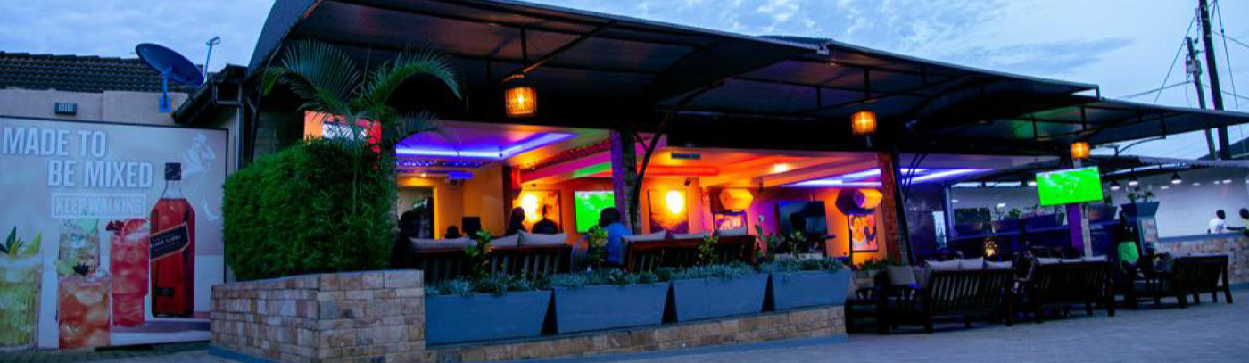 Pier One Lounge & Restaurant 